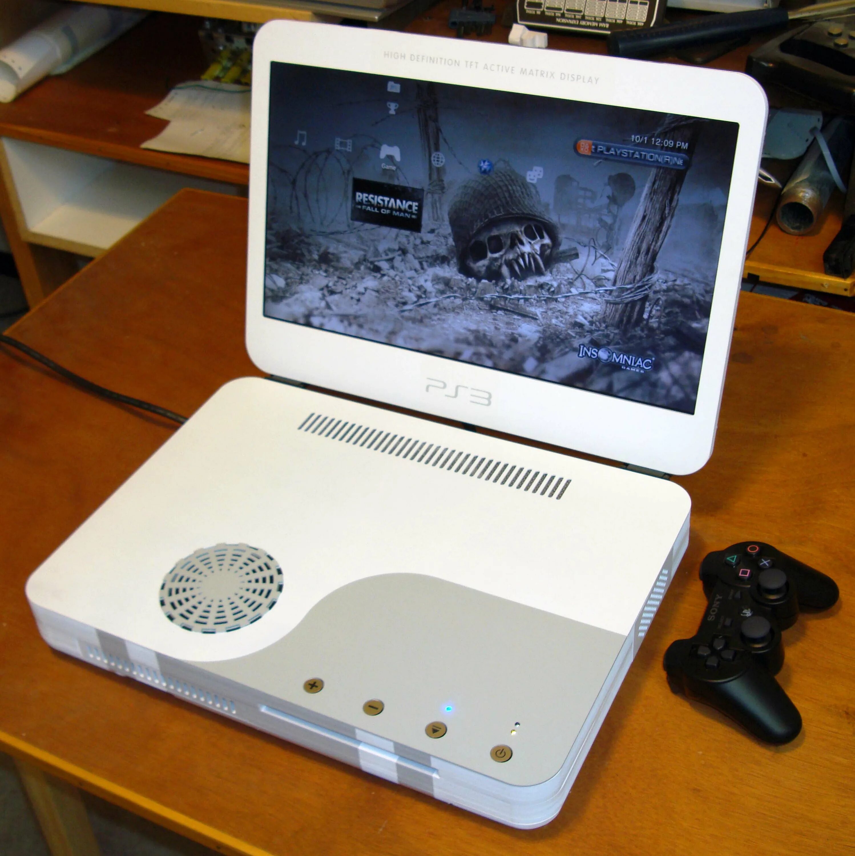 Моддинг ps4 slim. Ps3 ноутбук. Портативная ps3. Ps3 ноутбук. Корпус ноутбука 3d.