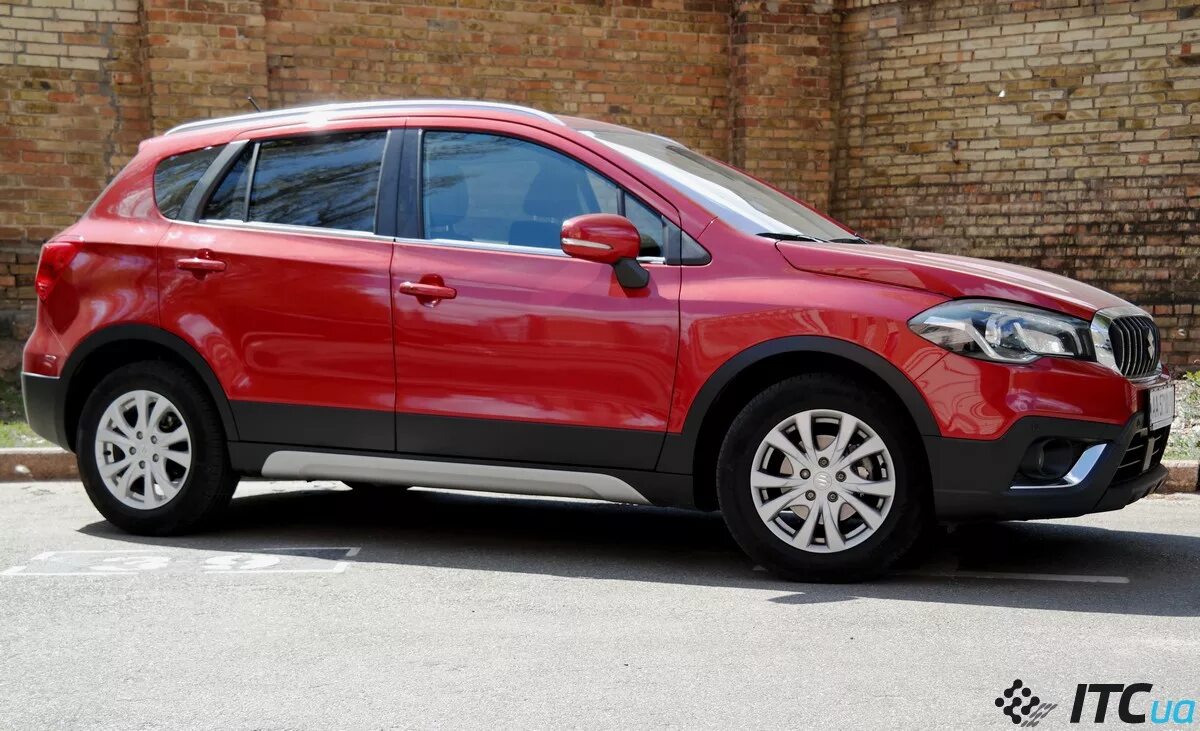 Сузуки витара или sx4. Сузуки sx4 и витара сравнить. Сузуки витара 2015. Кроссовер до 1200000. Suzuki vitara sx4.
