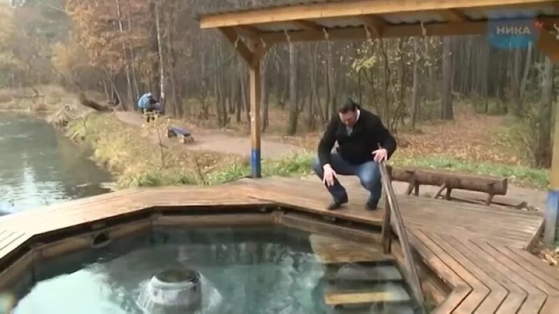 Сероводородный источник калуга. Колодец посейдона в пенатах. Сероводородные озера бани. Сероводородные озера в калуге беседка. Калуга 2 сероводородные озера.