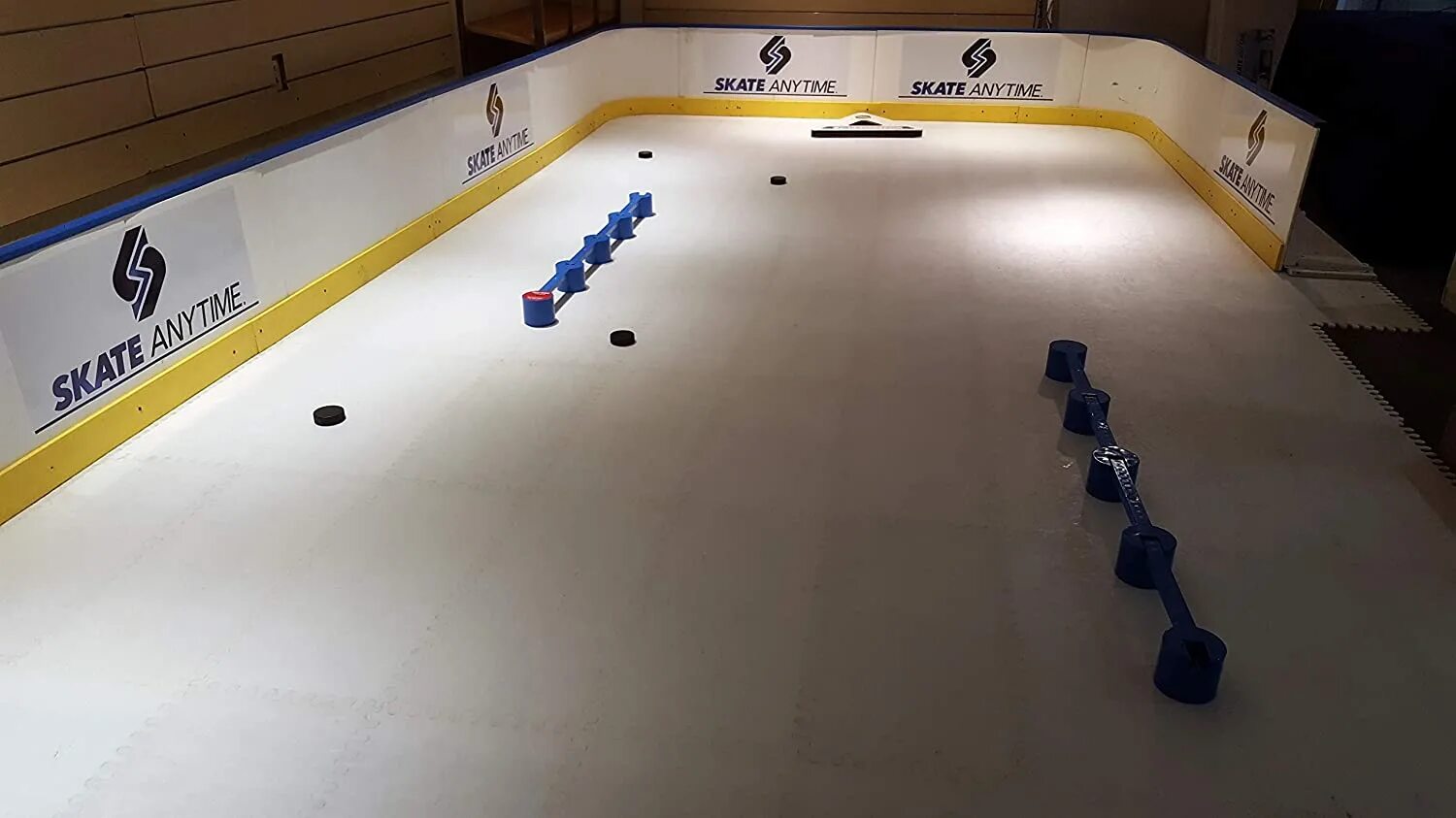 Synthetic Ice Rink. Синтетический лёд каток. Искусственный лёд для хоккея. Синтетический лед.