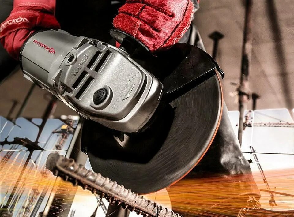 Бензиновая болгарка. Правильная резка болгаркой. Диск для болгарки. Распилить болгаркой. Болгарка диск работа.