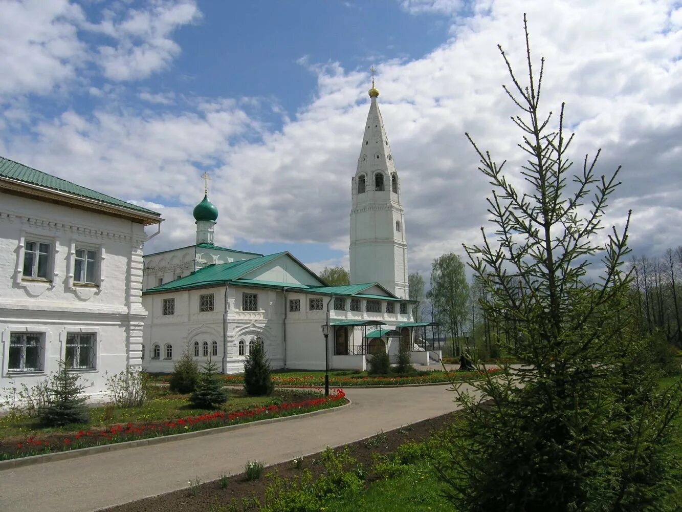 Село ежово. Ежово-Мироносицкий монастырь. Ежовский Мироносицкий монастырь Марий Эл. Мироточинский монастырь Йошкар Ола. Мироносицкий женский монастырь в с Ежово.