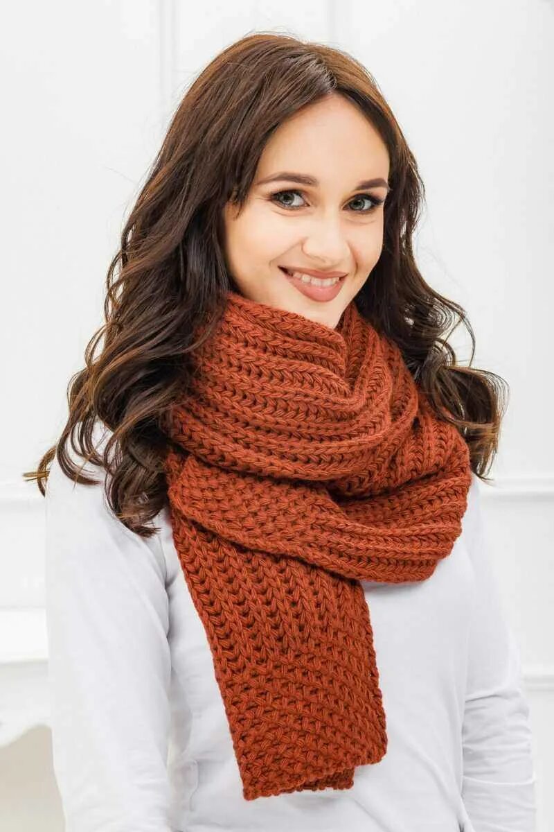 Красивый шарф связанный. Вязаные шарфы. Вязание шарфа. Шарфы женские вязаные. Шарф вязаный широкий.