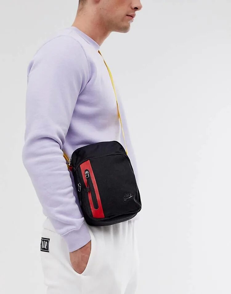 Сумка найк через плечо Tech. Сумка Nike Cross-body Bag Tech small items. Сумка через плечо Nike 4отдкления. Сумка Nike Core small items 3.0 серая. Спортивные сумки на плечо