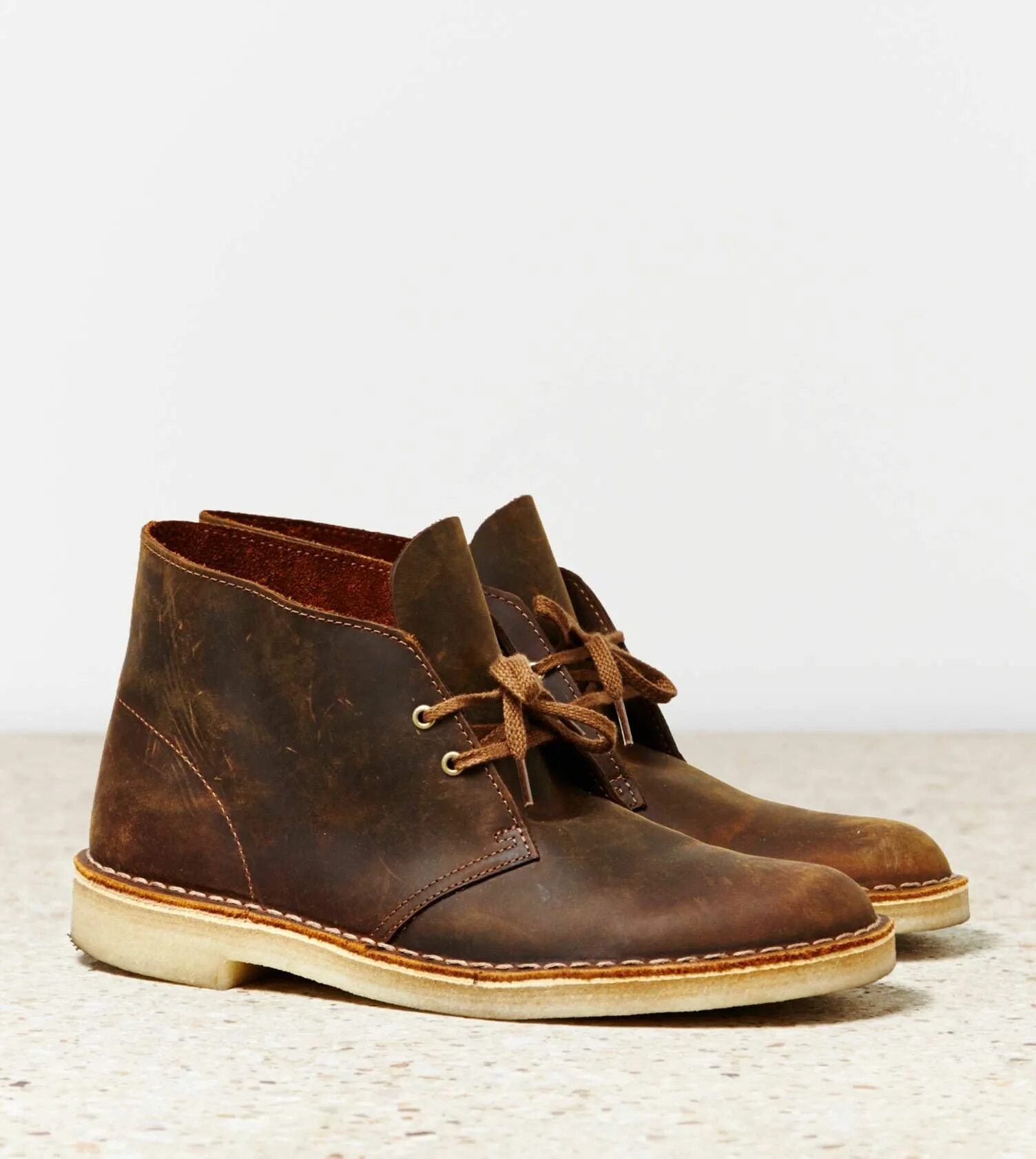 Carl clarks. Ботинки clarks desert boots. clarks desert boots мужские. дезерты мужские кожаные кларкс. ботинки clarks originals desert boot.