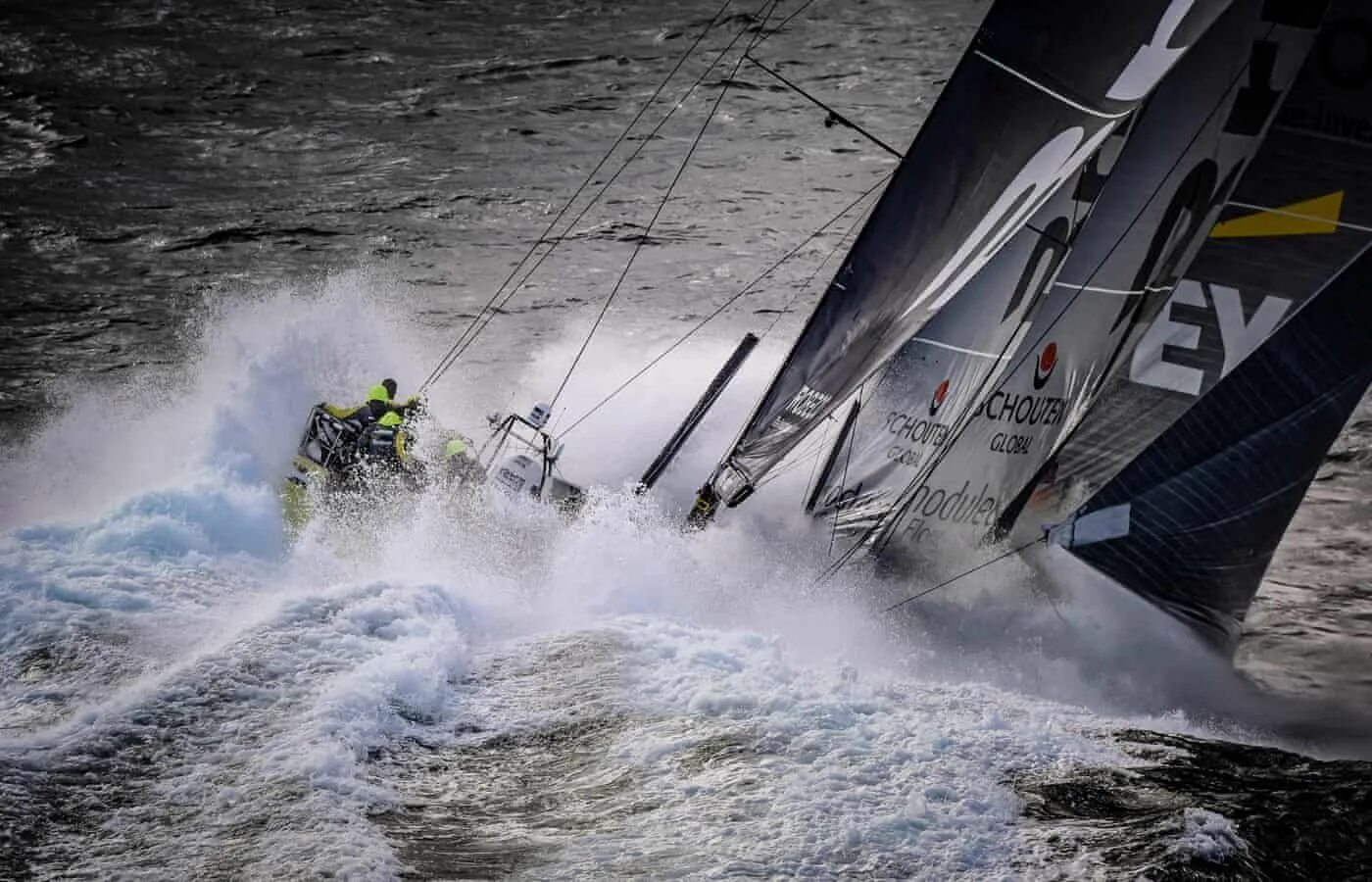 Sea racing. Volvo Ocean Race яхты. Регата Volvo Ocean Race. Ocean Race Volvo парусная регата. Volvo Ocean Race шторм.