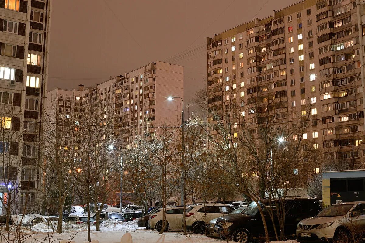 Спальный район Москвы. Московские спальные районы. Панельный дом зимой. Спальный район Москвы ночью.