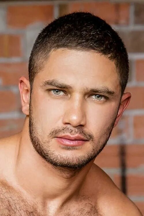 Дато. Дато фоланд актер. красавец гейдато фоланд. dato foland в офисе. дато фоланд говорит по русски.