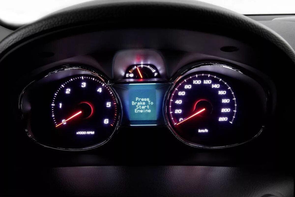 Защитный коврик на панель. - Chevrolet Captiva (1G), 2,4 л, 2012 года аксессуары