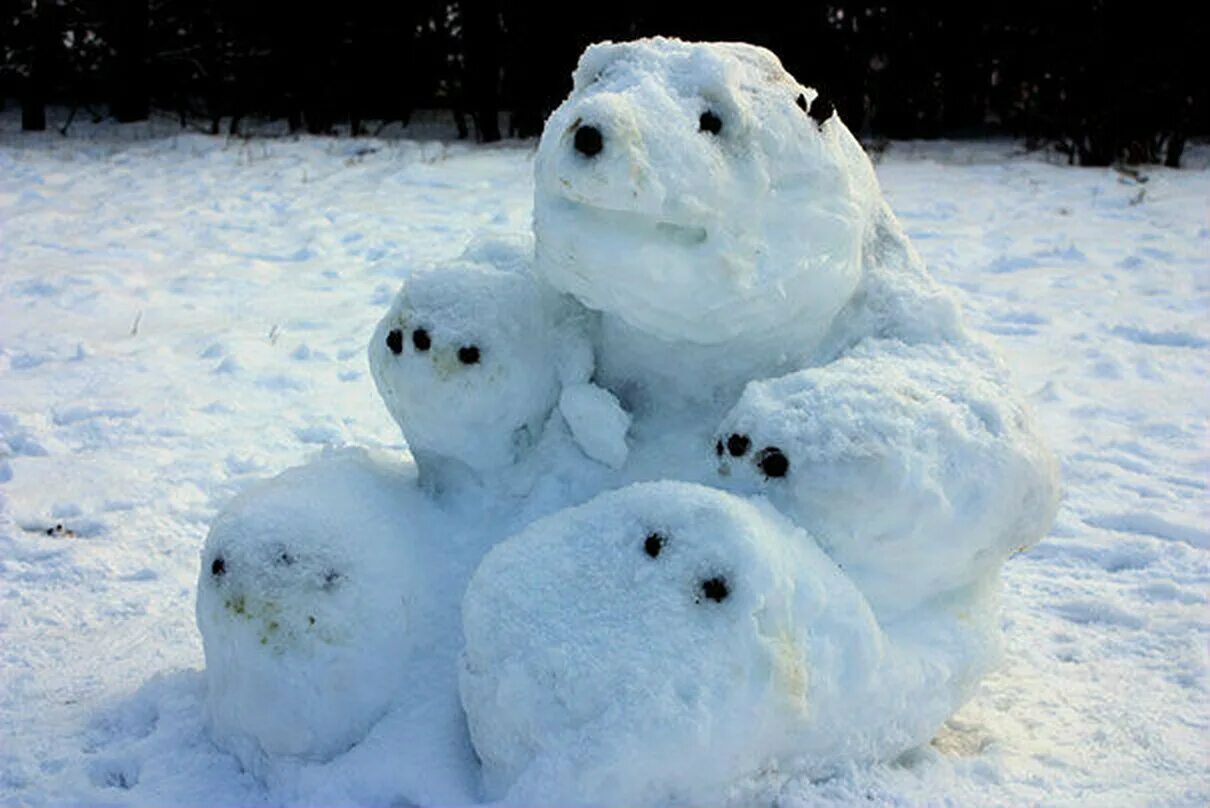 Снежная баба. Необычные Снеговики. Оригинальный Снеговик. Креативный Снеговик. Снеговик из снега.