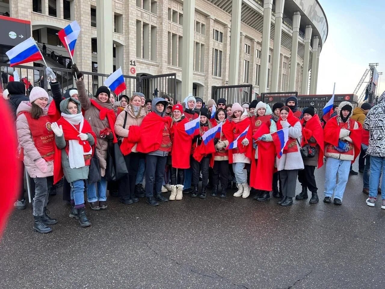 2023 митинг концерт. Митинг. 2023 на площади театральной. Митинг концерт в лужниках 2023. Митинг 22 февраля 2023 в лужниках.
