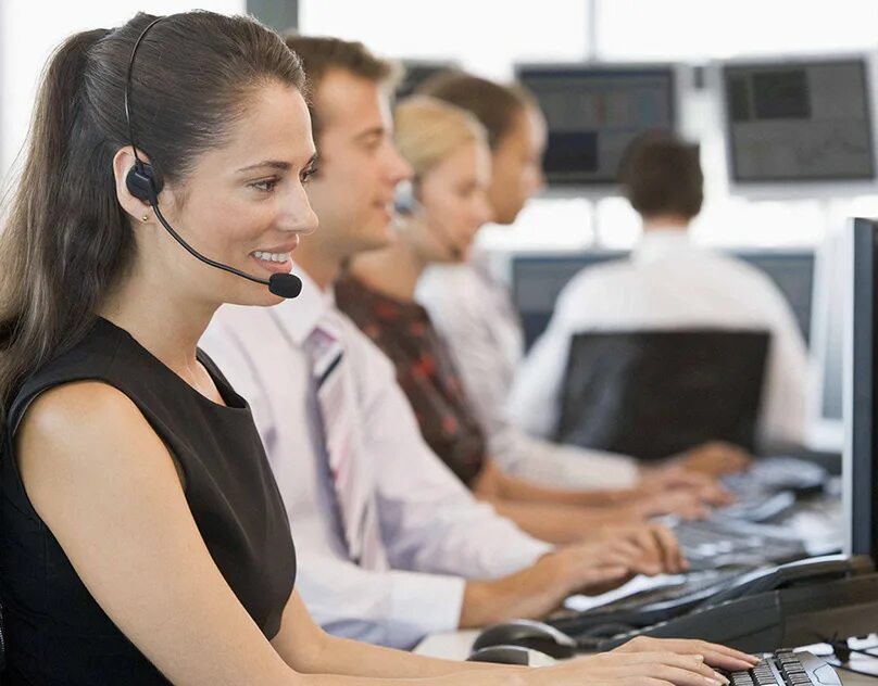 Call работа. Колл центр. девушка колл центр. оператор call центра. диспетчер.