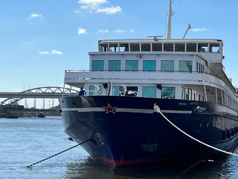 речные круизы 2024г. теплоход хирург разумовский 2023. четырехпалубный теплоход нижний новгород. теплоход с речного порта казань свияжск. симфония севера теплоход.