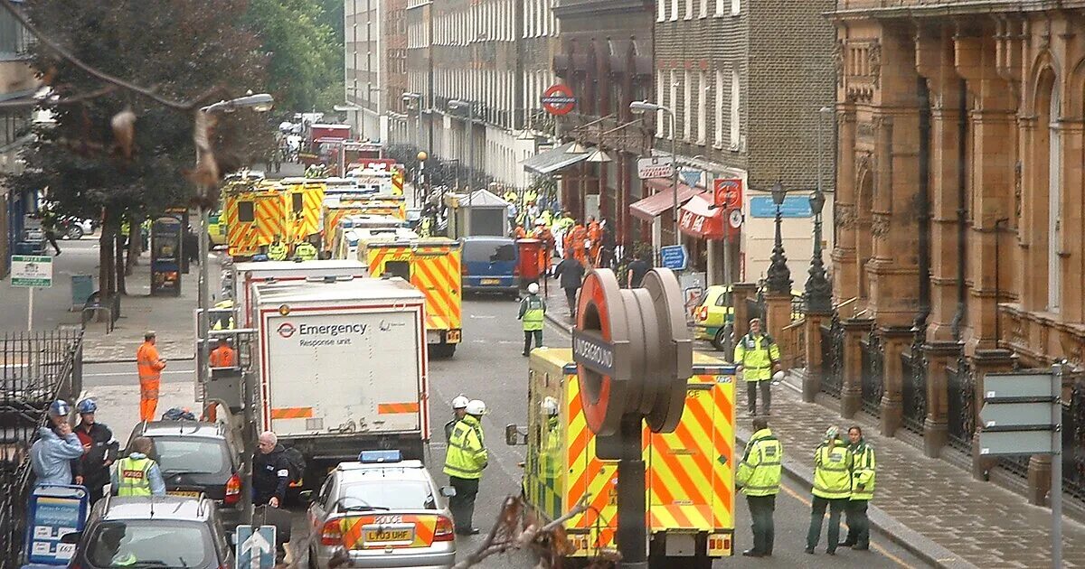 7 Июля 2005 года в Лондоне теракт. Взрывы в Лондоне (07.07.2005 и 21.07.2005, Великобритания).