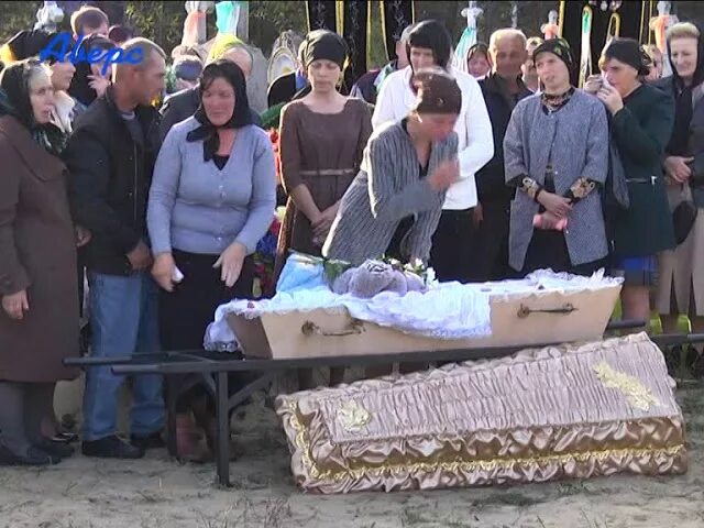 Тина кароль муж. Похороны мужа кароль. Похороны мужа кароль. Муж тины кароль евгений огир похороны. Тина кароль и евгений огир похороны.