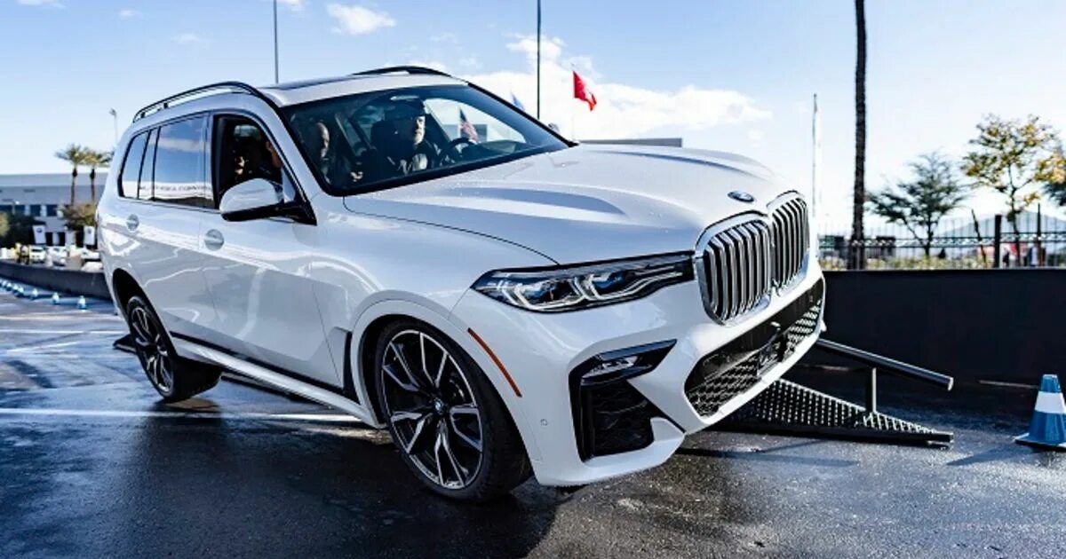 BMW x7 m50i. БМВ x7m 2020. BMW x7 m Sport. BMW x7 белый. М 7 спорт