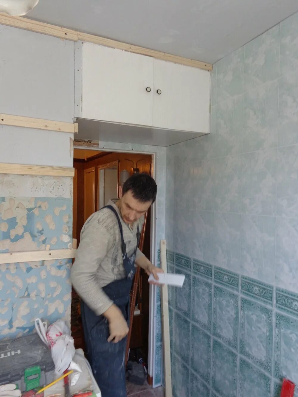 Николай шилов потолки в Нижнем Новгороде: 13 монтажников потолков со средним рей