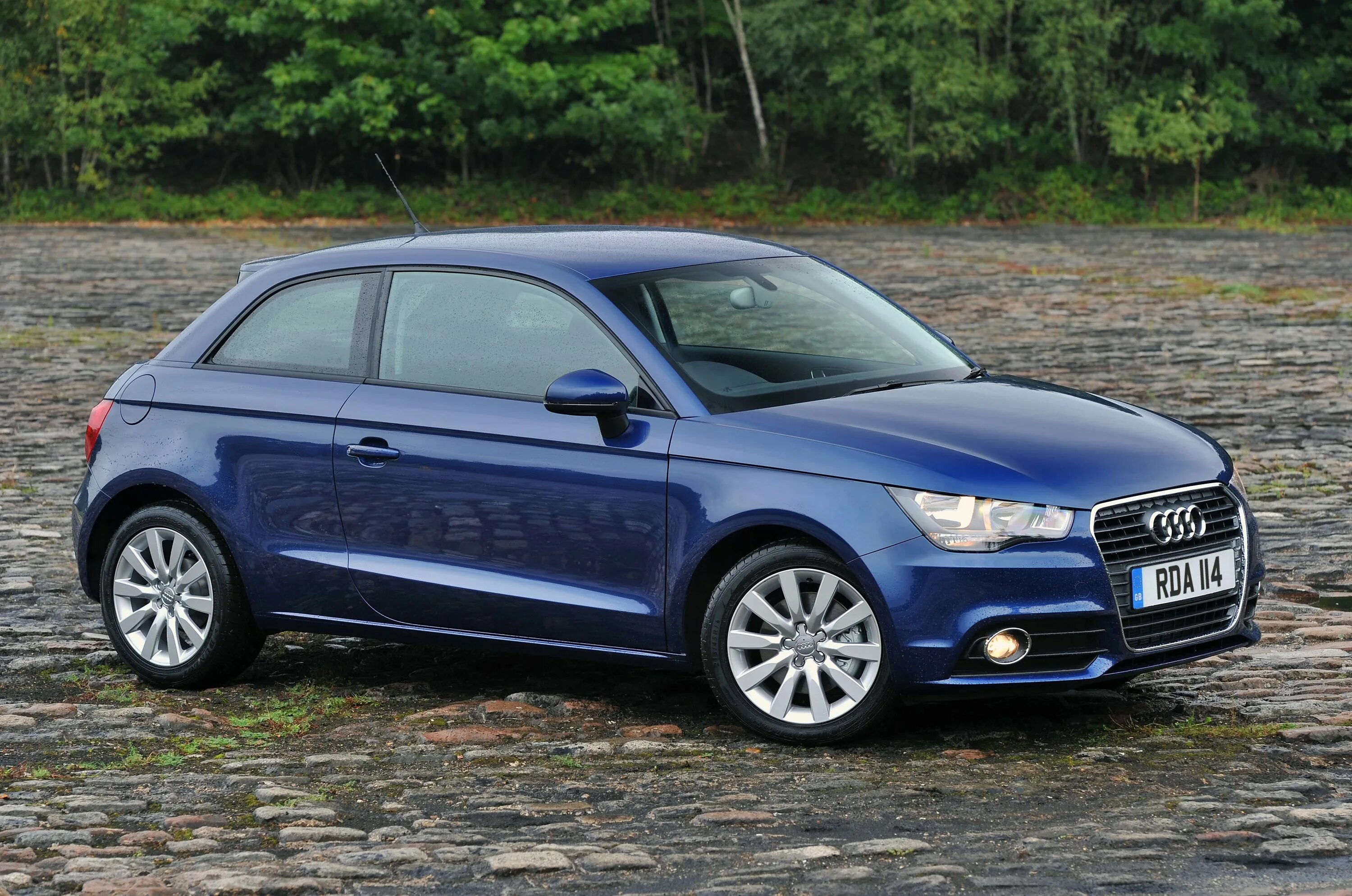 Ауди а1 трехдверная. Ауди а1 2008. Ауди а1 2005. Audi a1 TFSI. Ауди 1 9 купить