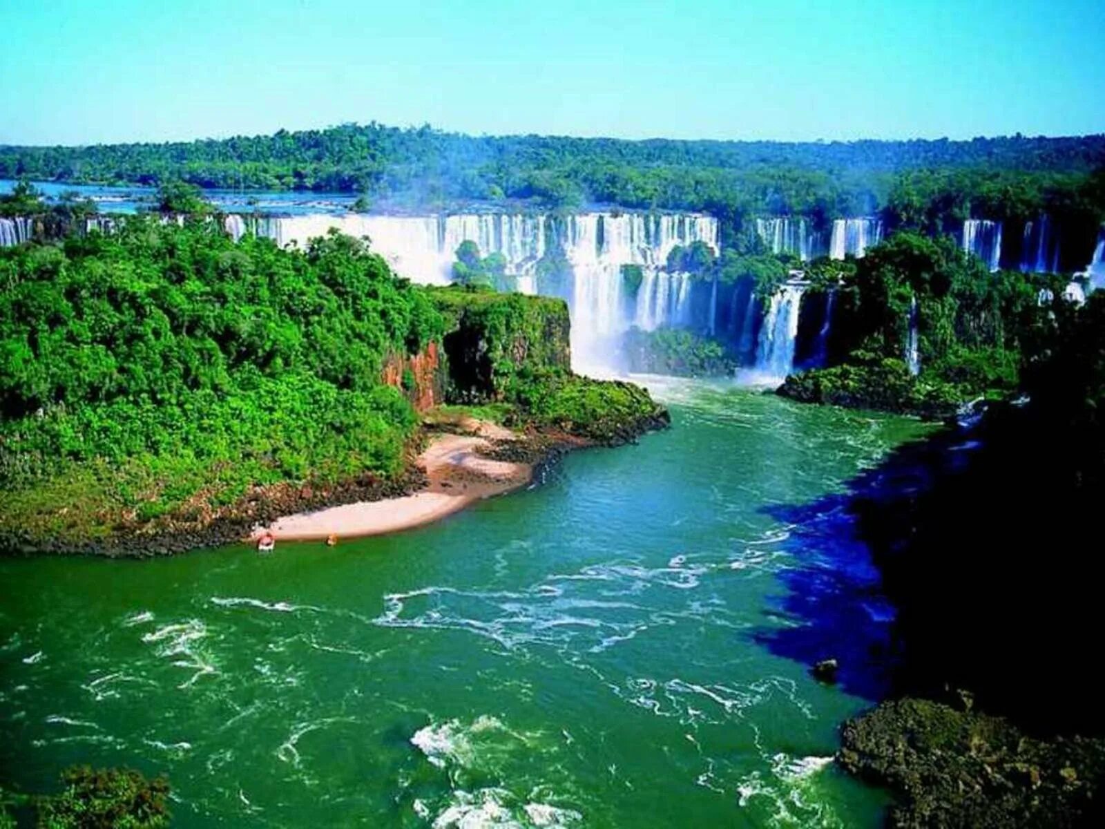 Река на юге страны. Игуасу (национальный парк, Аргентина). Водопады Игуасу Аргентина Бразилия. Национальный парк Игуасу, Бразилия / Аргентина. Национальный парк Игуасу водопады.