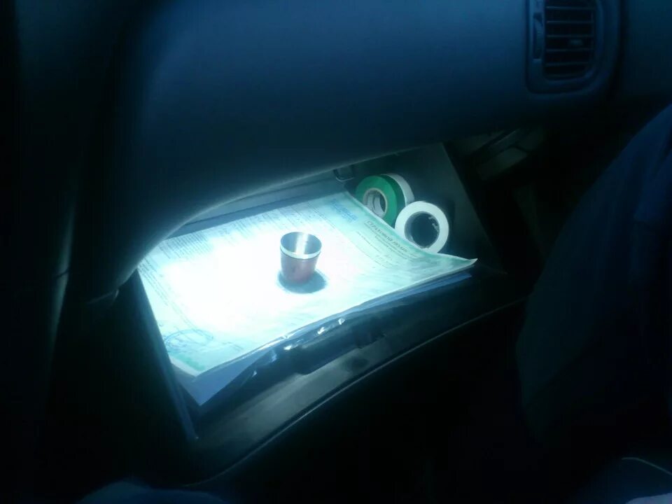 Альмера g15 подсветка. Almera g15 подсветка бардачка. подсветка бардачка ниссан альмера н15. подсветка бардачка ниссан альмера g15. подсветка бардачка ниссан альмера классик.