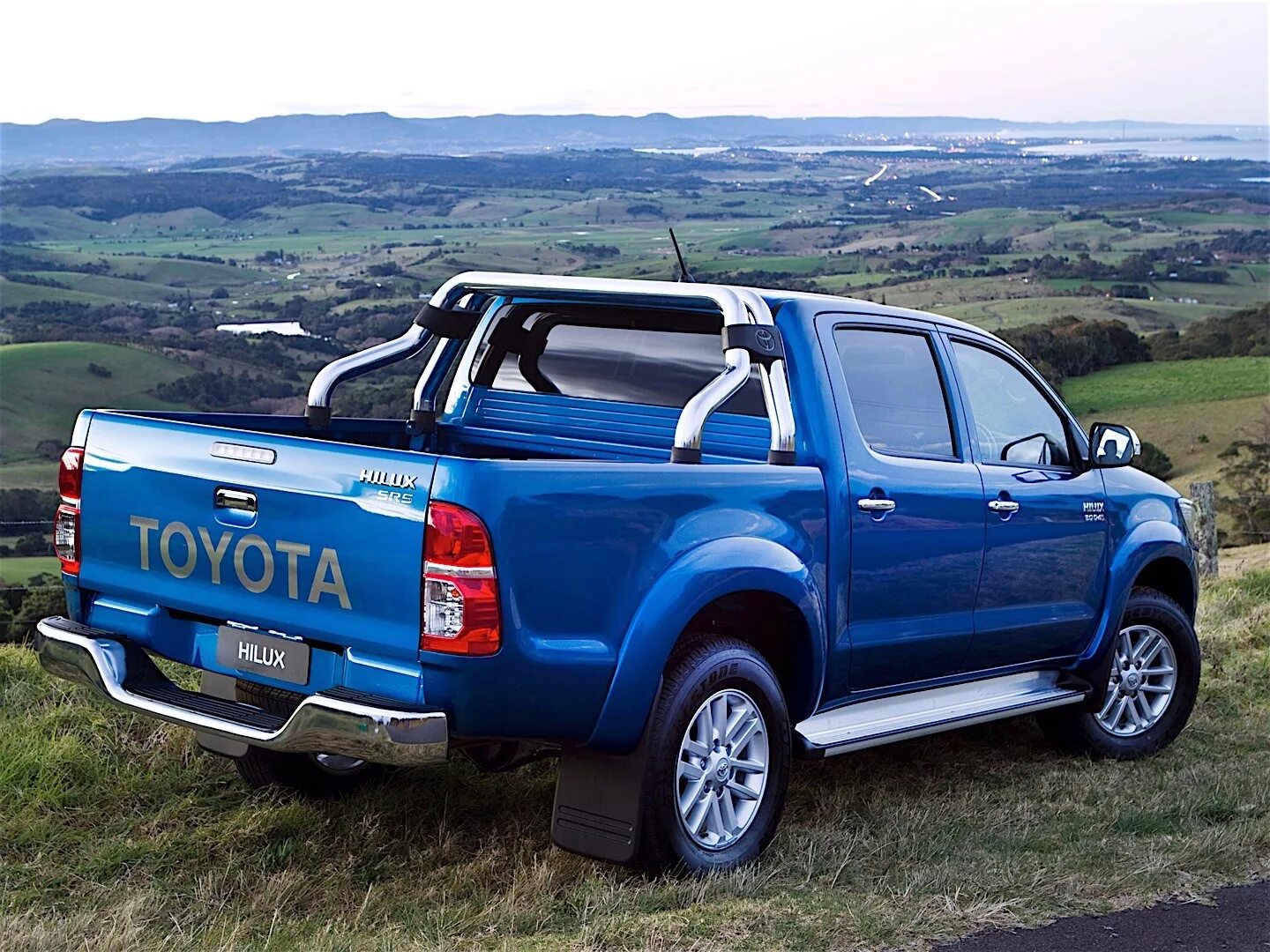 Toyota Hilux 4x4 2014. Toyota Pickup хальлюкс. Тойота пикап Хайлюкс 2015. Toyota Hilux Pickup 2016. Стоимость пикапа