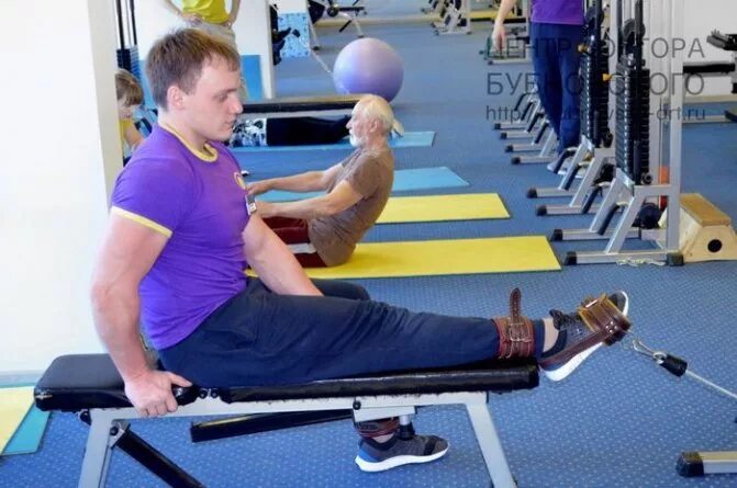 доктор бубновский гимнастика. бубновский упражнения для ног. бубновский сергей михайлович гипертония. бубновский растяжка позвоночника. доктор бубновский ноги.