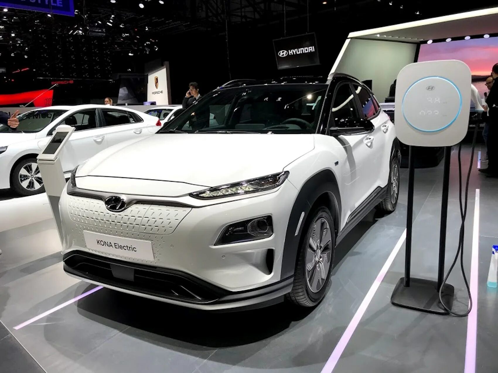 Новинки 2019 короткие. Hyundai Kona Electric 2019. Hyundai Kona Electric 2023. Hyundai Kona Electric 2022. Hyundai 2022 Electric.