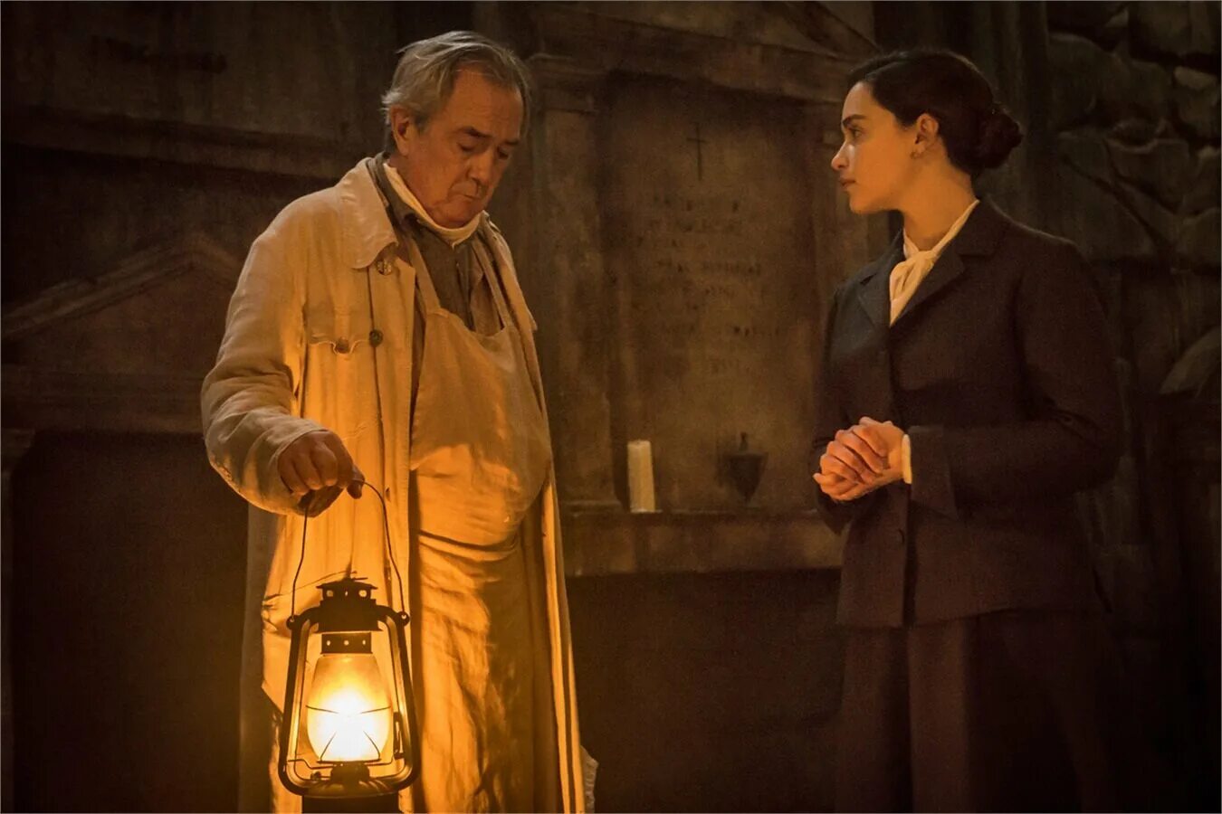 голос из камня (2017). голос из камня призрак. эмилия кларк — голос из камня. голос из камня фильм. Stone фильм 2017 кадры.