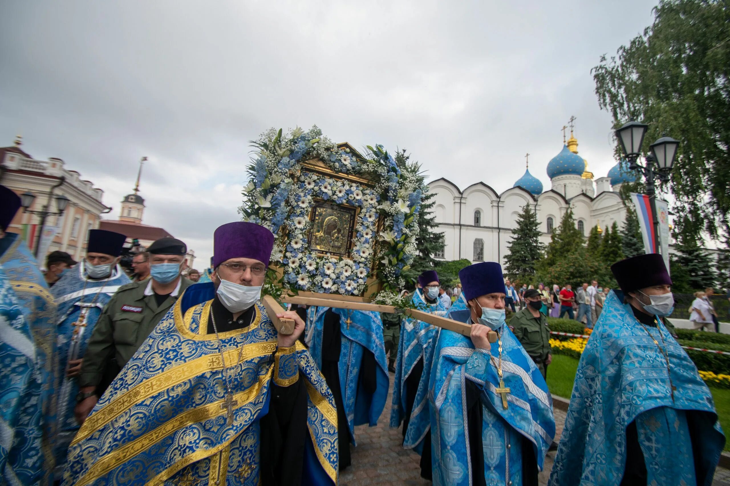 Крестный ход казанской божьей