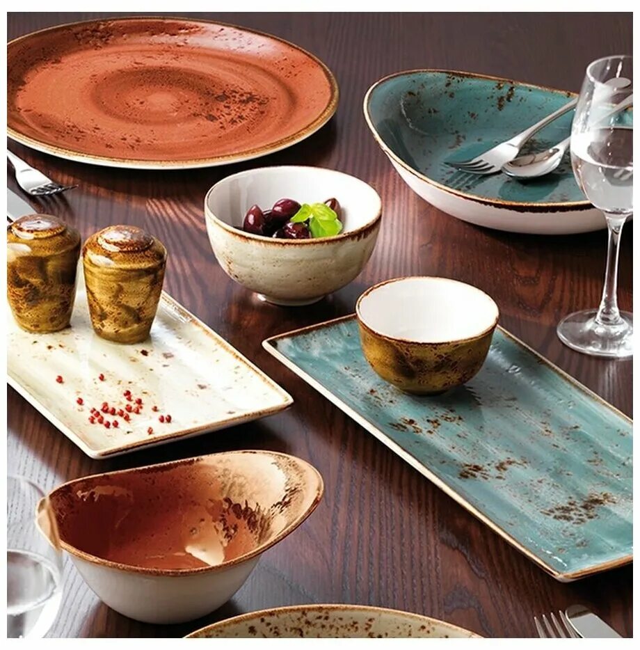 Столовый сервиз dinnerware east vs west. Посуда для ресторанов. Посуда для сервировки. Посуда для ресторанов москва. Красивая посуда для ресторана.