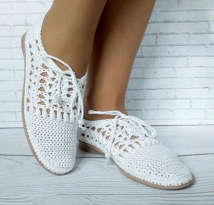 Вязаные мокасины. Вязаные туфли. Вяжем обувь крючком. Вяжем обувь крючком. Вязаная женская обувь крючком.