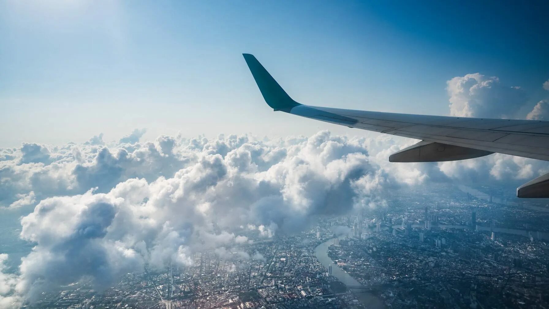 Полет на самолете влияет. Самолет. Обои самолет. Air Travel. Океан абстракция.