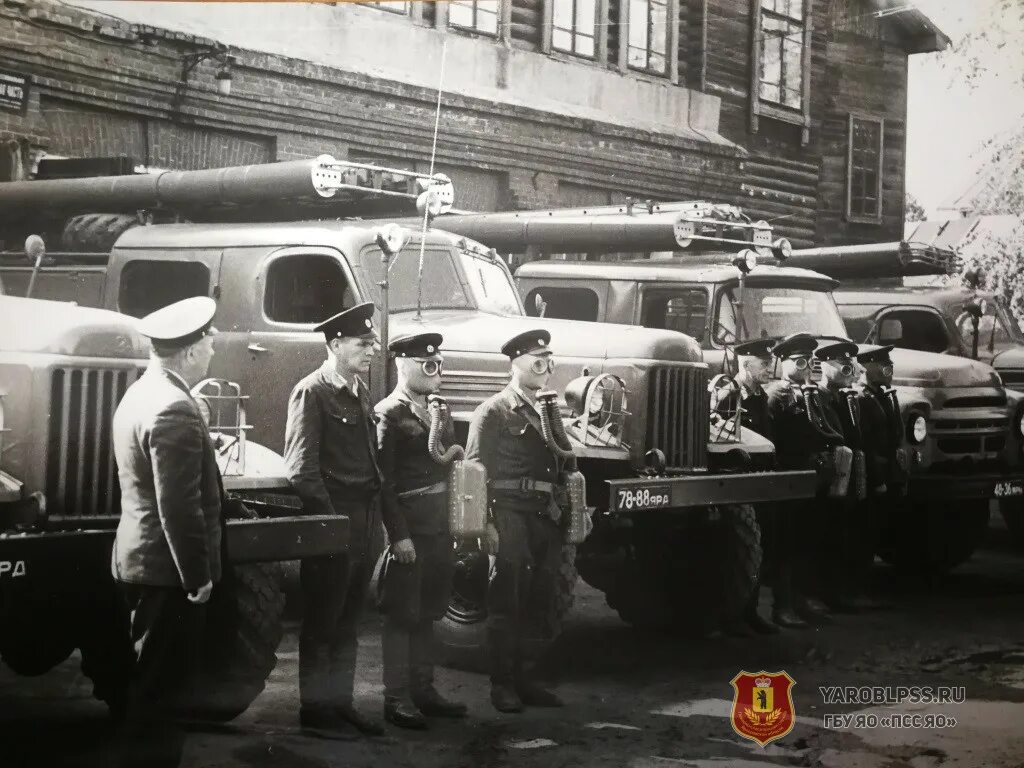 Создание пожарной охраны вологды. Пожарная охрана Москвы, 1960 год. Пожарная охрана СССР. Автобаза СССР. ГАЗ 22 пожарная охрана.