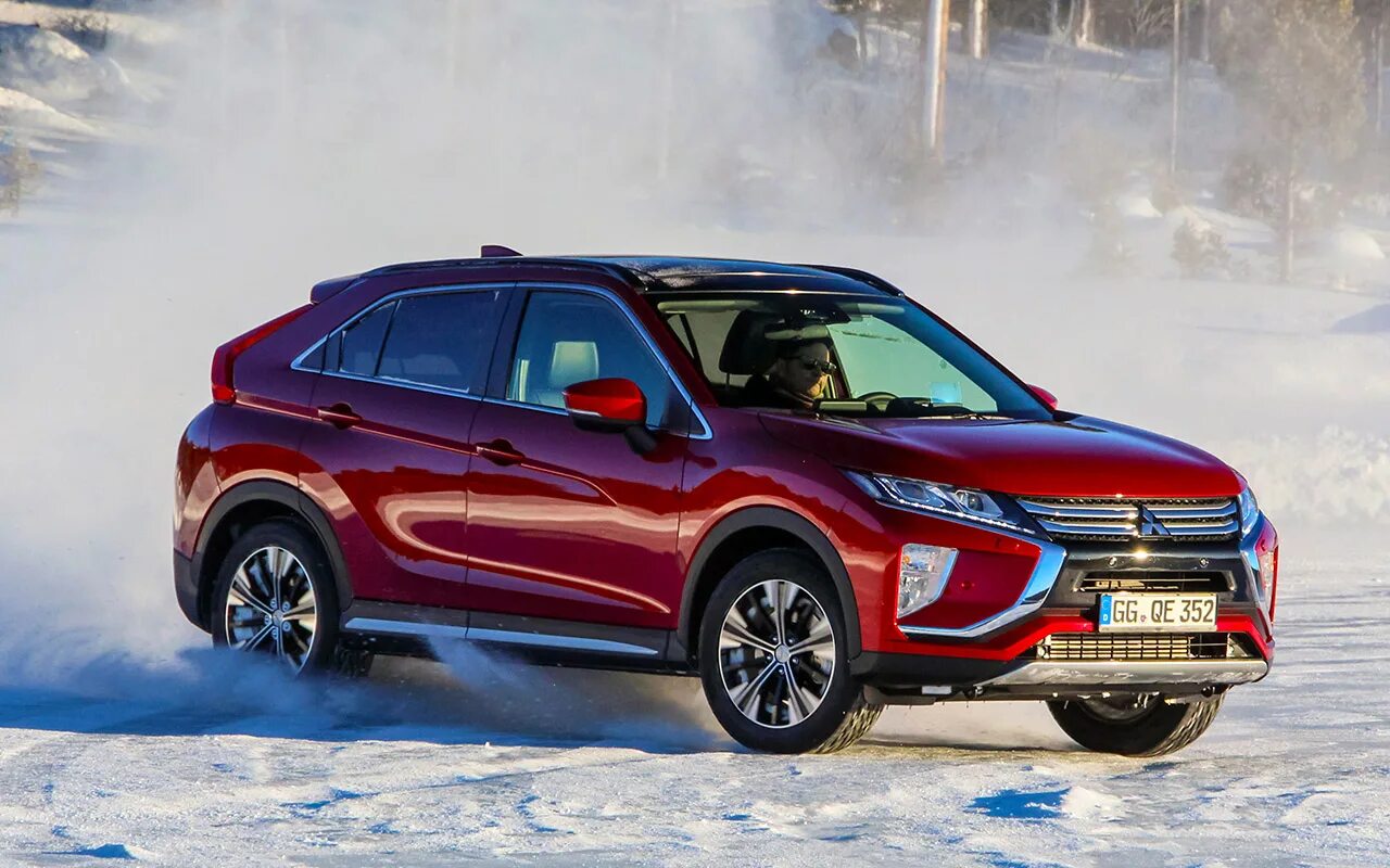 Купить митсубиси 2018. Митсубиси Эклипс кросс 2018. Mitsubishi Eclipse Cross INSTYLE. Мицубиси Эклипс кросс 2010. Митсубиси Эклипс кроссовер 2018.