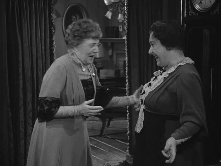 Мышьяк и кружево. Мышьяк и старые кружева. Arsenic and old lace 1944. Arsenic and old lace 1944. Мышьяк и старые кружева постер.