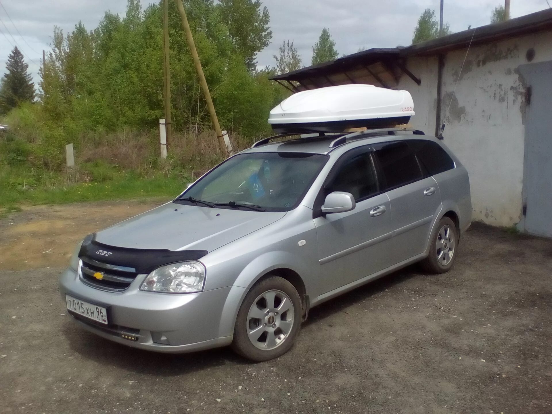 Багажник на шевроле лачетти универсал. Автобокс Chevrolet Lacetti универсал. Автобокс на Шевроле Лачетти универсал. Багажник Thule Chevrolet Lacetti 2010. Бокс на крышу Chevrolet Lacetti.