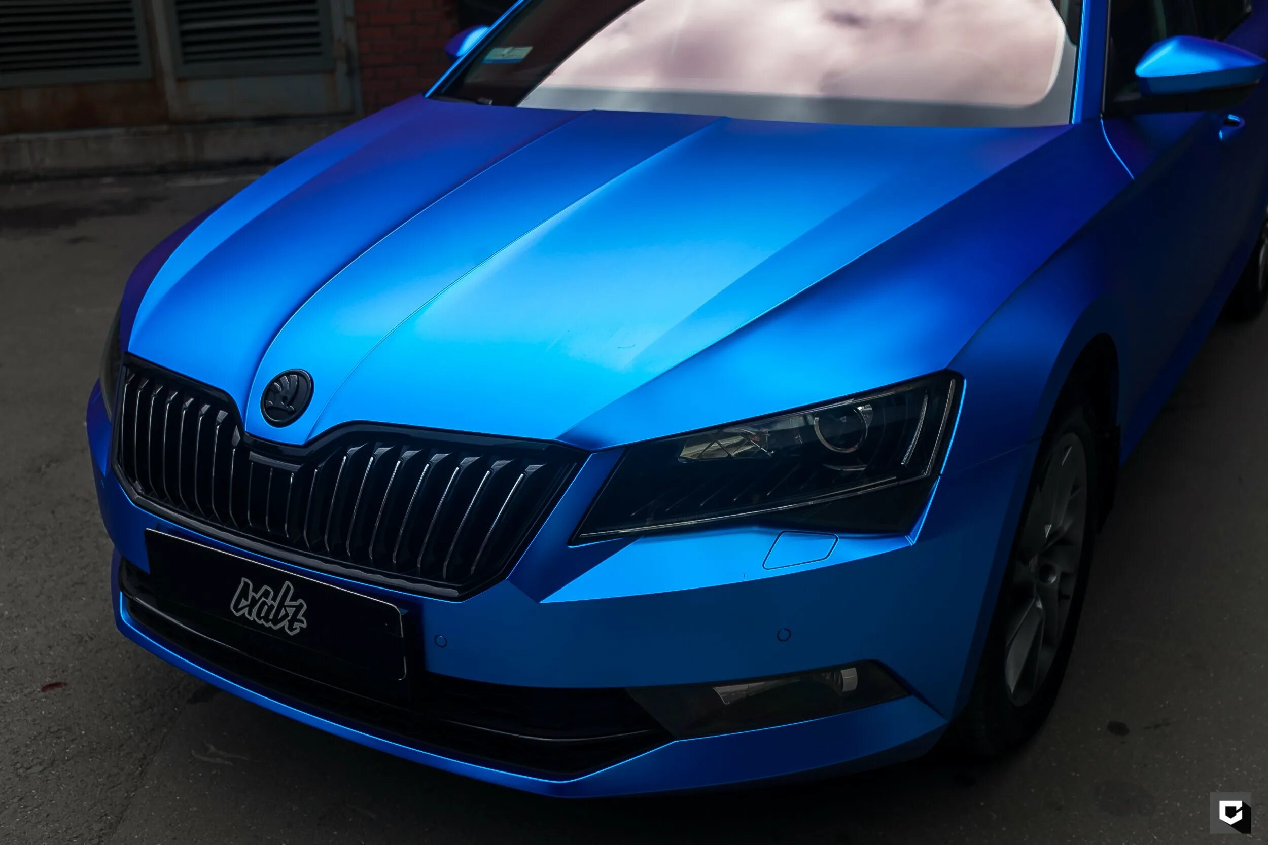 Octavia a7 цвета. Шкода суперб синяя. skoda octavia a7 fl синяя матовая.