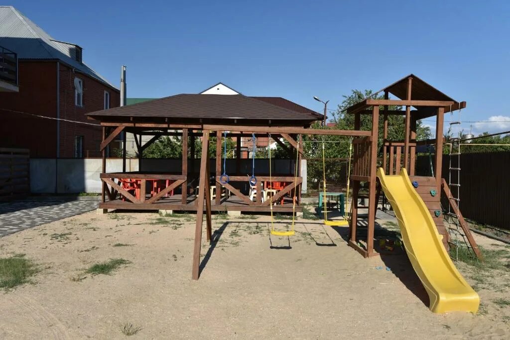 Отели станица голубицкая. Золотые Пески Голубицкая. Azov Village, станица Голубицкая. Отель золотые Пески станица Голубицкая. Отель Азов Голубицкая.