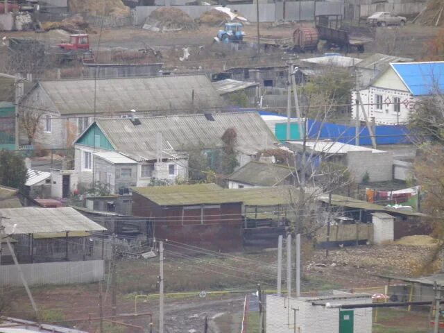 Погода в районе большевик. Большевик Еланский район Волгоградская область. Большевик поселок Волгоградская обл Еланский район. П Большевик Волгоградская область Еланский район храм. Школа Большевик Еланский район Волгоградская область.