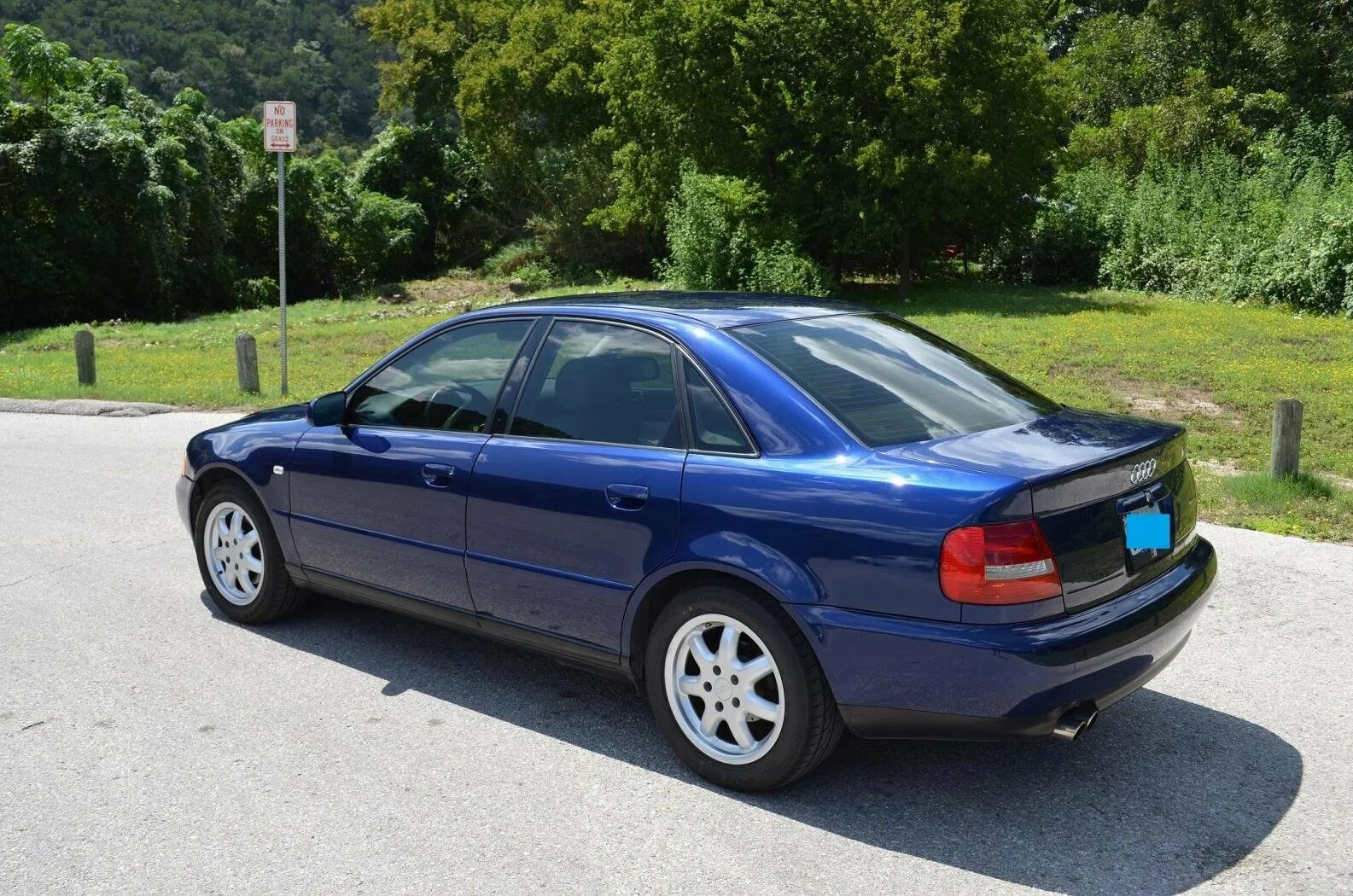 Ауди а4 б5 1.8 купить. Audi a4 b5 1999. Audi a4 1999. Audi a4 b5. Audi a4 1999 1.8.