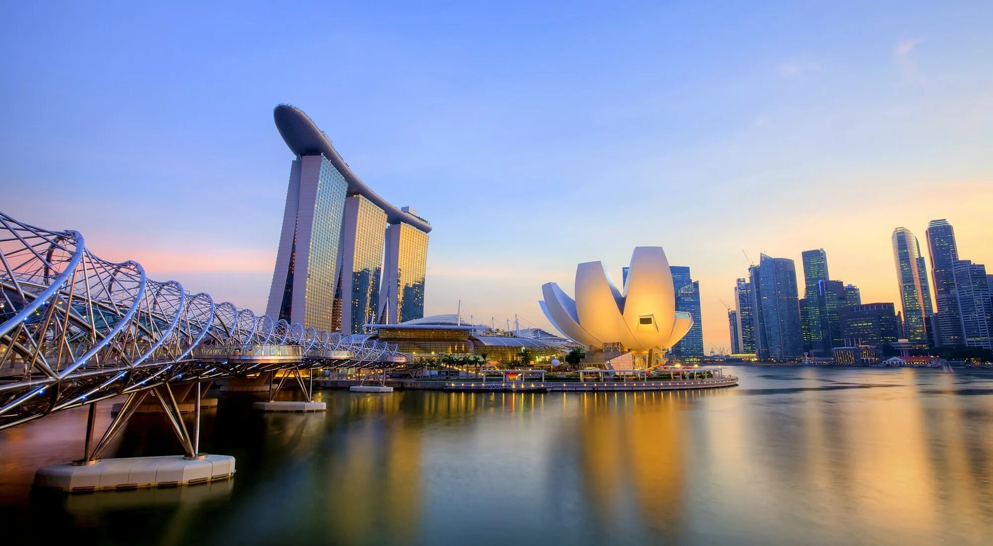 Австралия малайзия. Сингапур. Singapore Skyline. Сингапур панорама. Музей искусства и науки Сингапур.