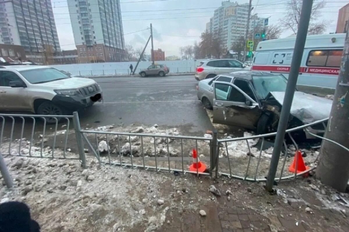 Дорожно-транспортное происшествие. Происшествия Тольятти за последние сутки. 22 ноября 2021 г