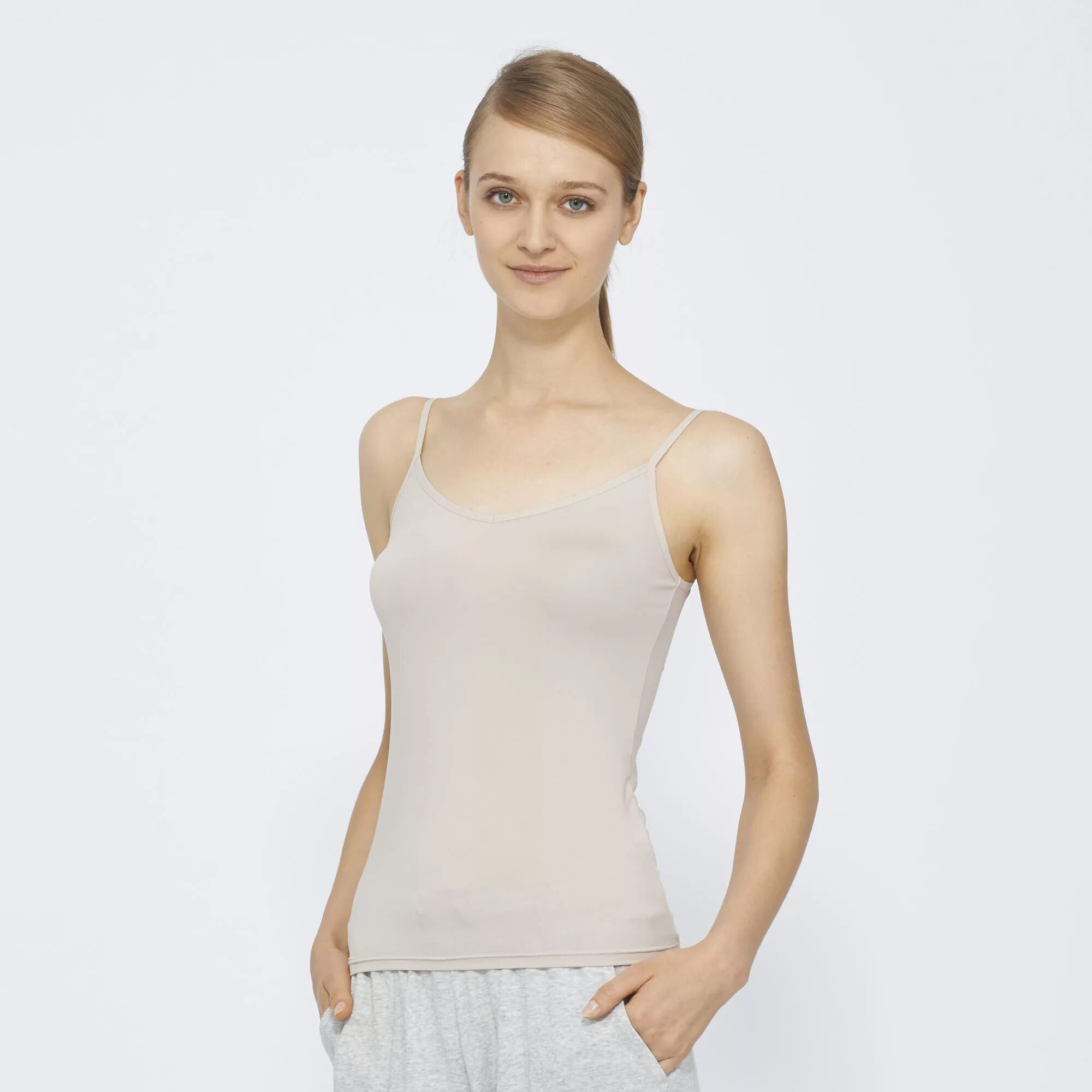 Юникло топы. Трикотажный топ uniqlo. Юникло топы. Uniqlo топ бесшовный с бра airism. Airism uniqlo бесшовная майка с бра.