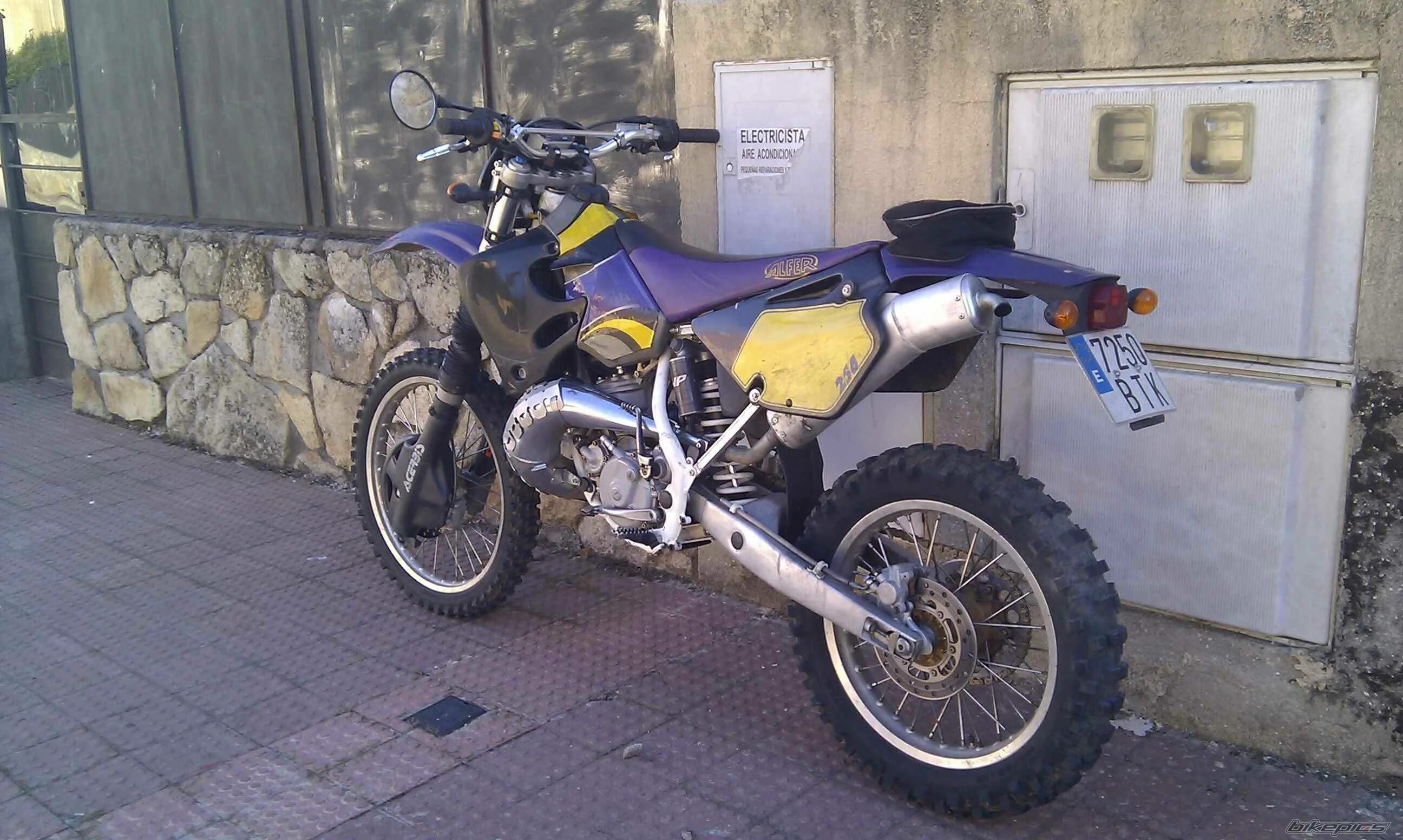 VR 250. Vr250motoland пит. Yamaha VR 250 T. Виртгер ВР 250.