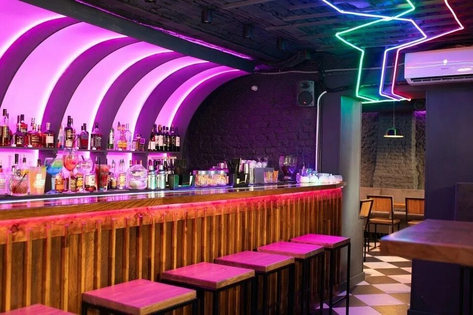 Караоке бар пятница. Бар пятница саратов. Караоке бар 7 пятниц. Бар семь пятниц ярославль. Караоке бар 7 пятниц.