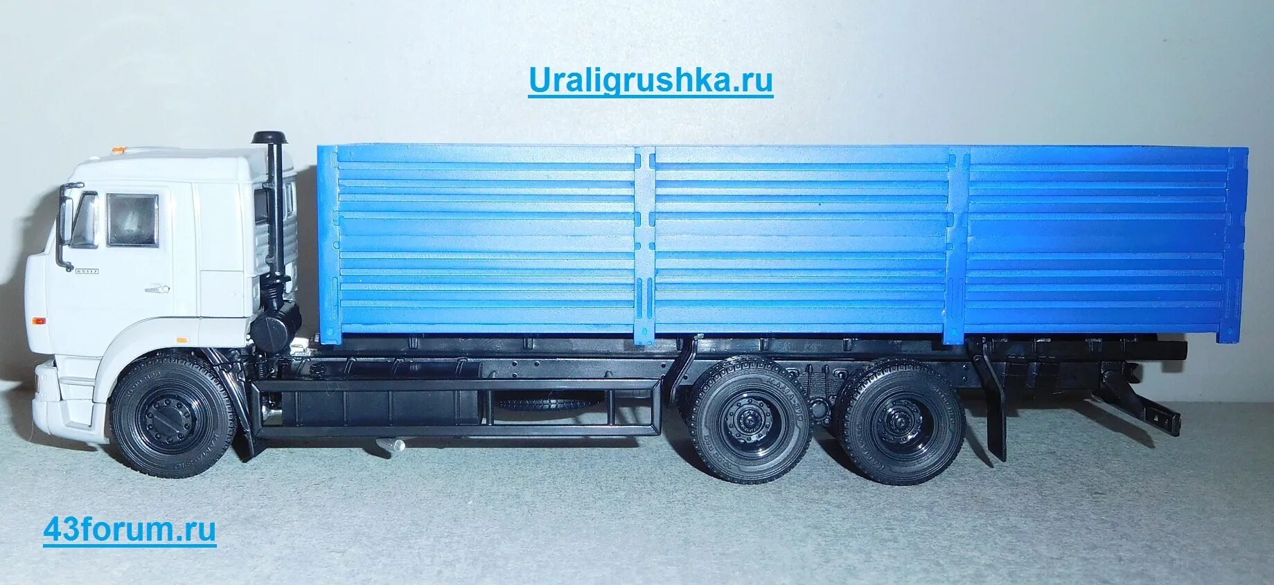 Кузов камаз модель. Камаз 65117 зерновоз 1 43. камаз 53212 зерновоз 1 43. 1 43 модель камаз зерновоз. камаз 65117 модель.