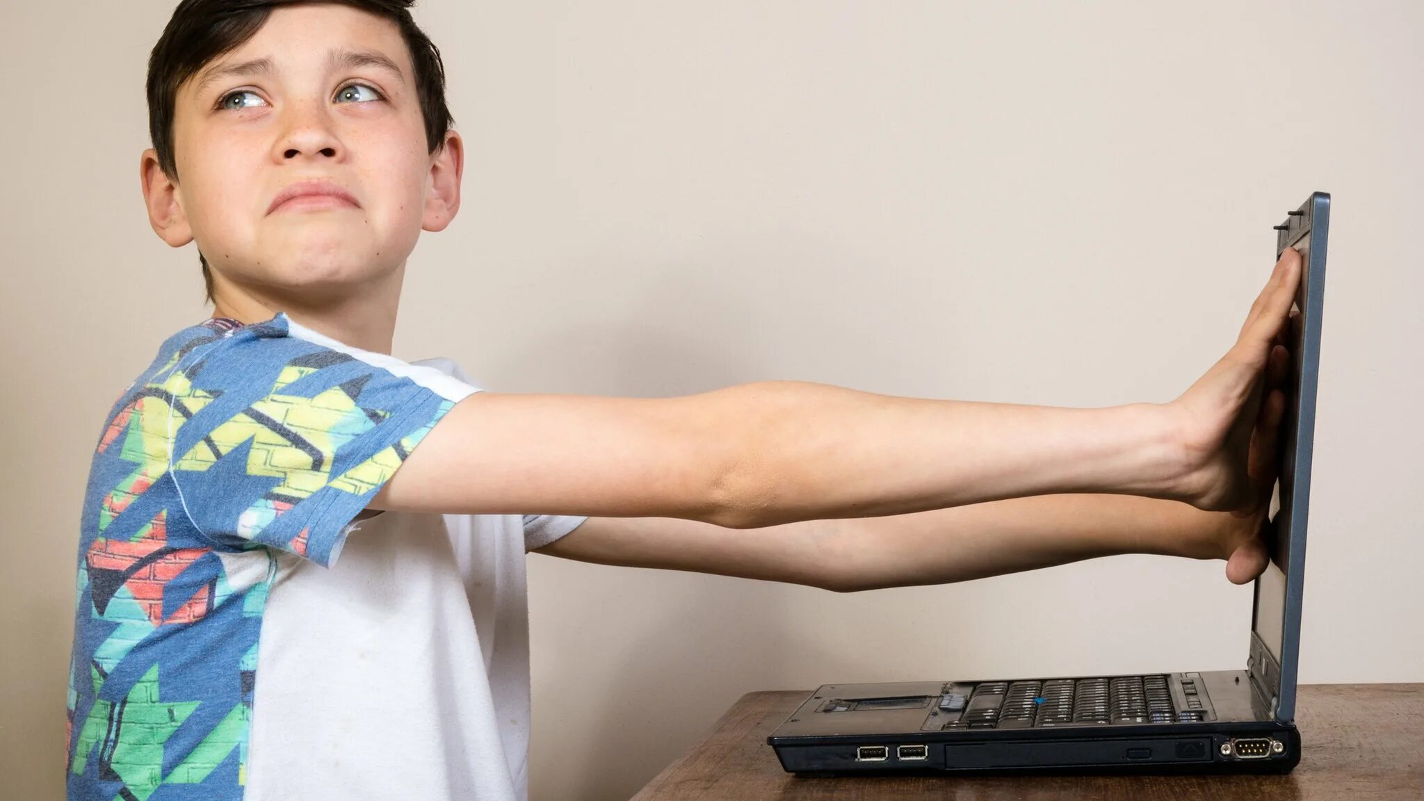 Картинка good or bad. Good bad лого. Мальчик увидела сочного мальчика. Framed uhhh обложка. Bad content.