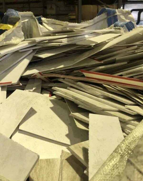 Лом меди в силовом кабеле (более 50 мм2). Отходы листового пвх. Отходы пвх. Титановый лом 1450-1600мм. Лом 8.