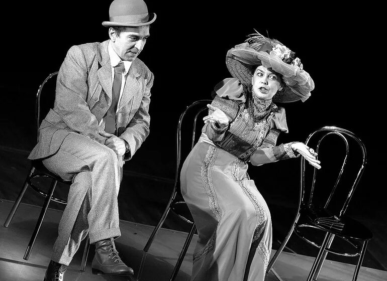 Вишневый сад лопахин и раневская. Раневская чехов пьеса. Вишневый сад спектакль современник. Раневская чехов пьеса. Вишнёвый сад чехов иллюстрации раневская.