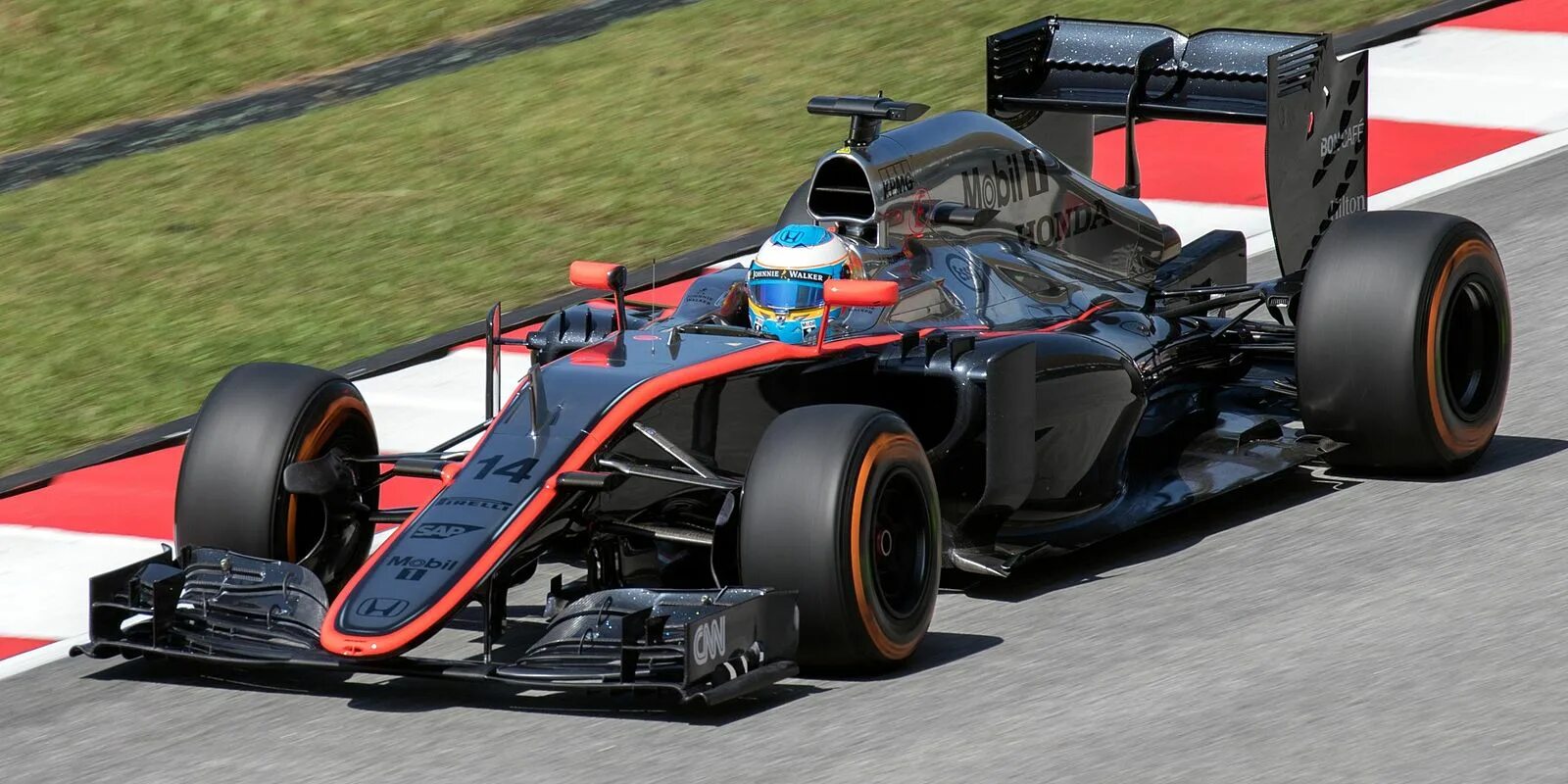 Алонсо макларен 2015. Формула 1 2015 малайзия. Mclaren mp4-1 монококк сзади. Гран при китая 2010. Феттель малайзия 2015.